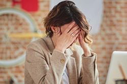 4 thói quen xấu làm cạn kiệt năng lượng