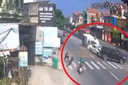 Clip: Xe tải tông 'dồn toa' 3 xe, ô tô bị kẹp vỡ đầu lẫn đuôi