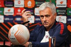 Họp báo trước chung kết Europa League: Mourinho tự tin giúp AS Roma vô địch