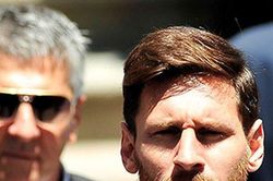 Bố đẻ 'lật kèo' với Al Hilal, đưa Messi về lại Barcelona?