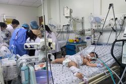 Dịch tay chân miệng lây lan mạnh, TP.HCM chỉ đạo khẩn tăng cường phòng chống