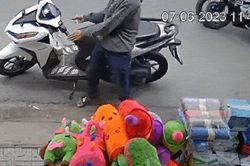 Clip: Trộm bẻ khóa xe ga trong vòng 10 giây