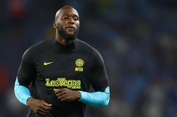 Henry: 'Cú đánh đầu ấy sẽ mãi ám ảnh Lukaku'