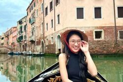 Phía sau cuộc sống đáng ngưỡng mộ của nữ MC Khánh Vy