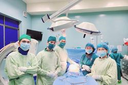 2 giờ căng thẳng cứu sản phụ mắc chứng nhau cài răng lược thể nặng nhất