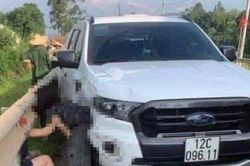 Ô tô bán tải gây tai nạn liên hoàn, bé gái mắc kẹt trong hốc bánh xe tử vong