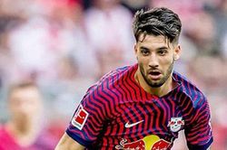 Salzburg 'ăn đủ' nhờ Liverpool chiêu mộ Szoboszlai