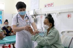 Phòng bệnh viêm phổi ở người cao tuổi