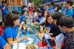 Thêm trường đại học công bố điểm sàn, dự báo điểm chuẩn tăng nhẹ