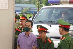 Tô Anh Dũng nhận 21,5 tỉ nhưng... không nhận thức được là vi phạm pháp luật