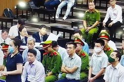 Cựu Thứ trưởng Tô Anh Dũng: 'Lần sau không được đưa tiền nữa'