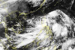Vùng áp thấp xuất hiện ngoài khơi Philippines, Biển Đông có thể đón bão