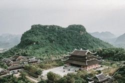 Bộ Tài chính băn khoăn với số tiền công đức tại chùa Yên Tử