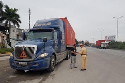 Từ 1/8, Bộ Công an tổng kiểm soát ô tô khách, xe container