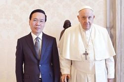 Chủ tịch nước Võ Văn Thưởng thăm Tòa thánh Vatican, hội kiến Giáo hoàng Francis, gặp và trao đổi với Thủ tướng Tòa thánh, Hồng y Pietro Parolin