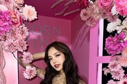 Lisa viết tiếng Việt cảm ơn fan