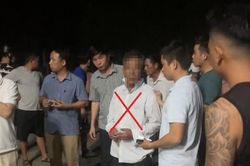 Đang làm rõ nghi án bé gái bị người đàn ông bắt cóc khi đang chơi ở vỉa hè