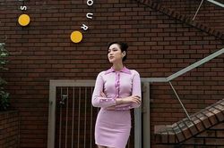 Hoa hậu Đỗ Thị Hà diện váy ngắn khoe chân dài 'cực phẩm' 1m11