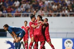 Hàng thủ chơi như mơ ngủ, U23 Thái Lan thua cay đắng trước Indonesia