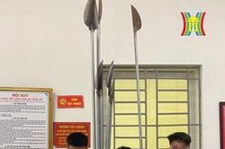 Bắt giữ ba đối tượng tàng trữ vũ khí trái phép