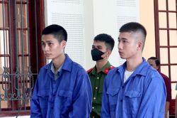 Kẻ bán, người mua cùng xộ khám