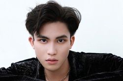 Model Nguyễn Văn Đức thể hiện cá tính trong bộ sưu tập mới cùng Nhiếp ảnh gia Võ Sĩ Điều