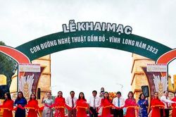 Khai mạc con đường nghệ thuật gốm đỏ Vĩnh Long năm 2023