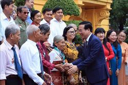 Chủ tịch nước Võ Văn Thưởng tiếp Đoàn người có công tỉnh Trà Vinh
