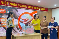 Trường học chia sẻ mất mát với gia đình nạn nhân vụ cháy chung cư mini