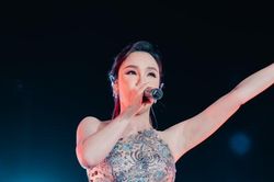 Hồ Quỳnh Hương thổ lộ: 'Hương vẫn đang chờ người ấy xuất hiện'