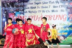 Chăm lo Trung thu cho con em công nhân