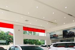 Xe ô tô nhập khẩu về Việt Nam giảm mạnh
