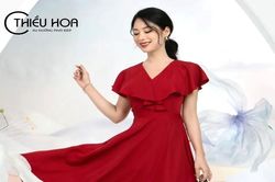 Những mẫu váy đầm dự tiệc trung niên hàng hiệu 'ai mặc cũng sang'