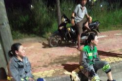 Hai nữ lao công bị bắn khi đang quét rác trong đêm