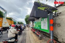 TP Hồ Chí Minh: Nhà chờ xe buýt xuống cấp trầm trọng, có nguy cơ đổ sập