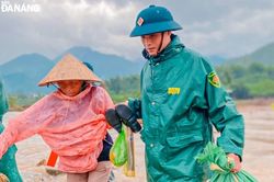 Những người chiến sĩ hết lòng vì nhân dân