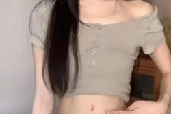 Giới trẻ Trung Quốc phát cuồng với thứ này để chân trông dài hơn