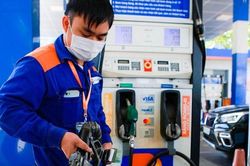 Bộ Tài chính đề xuất giảm 50% thuế bảo vệ môi trường đối với xăng dầu