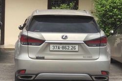 Xe sang bị kê biên ở Nghệ An 'tung tăng' trên phố Hà Nội