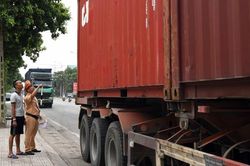 Xử phạt gần 66.000 trường hợp xe khách, xe container vi phạm