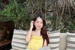 Không giấu kín, hot girl sở hữu 50 tỷ khoe vòng 2 lùm lùm