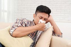 Nghẹt mũi, khó thở cả ngày lẫn đêm. Xem ngay cách giảm nghẹt mũi đơn giản, hiệu quả bất ngờ!