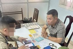 Bắt đại tá công an 'dỏm', đi xe biển số xanh giả đi lừa đảo