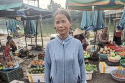 Hành động đẹp của nữ lao công nghèo