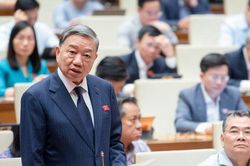 Ma túy len lỏi trường học với tên mỹ miều 'tem giấy', 'trà sữa'