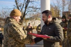 Báo Ukraine: Kiev xem xét cách chức 3 tư lệnh