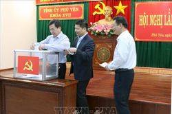 Lấy phiếu tín nhiệm để cán bộ 'tự soi', 'tự sửa'