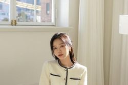 Hóa nữ hoàng sang chảnh nơi công sở với 4 mẫu váy liền