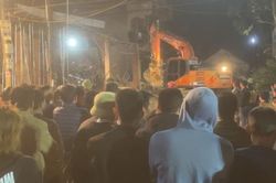 Sập giàn giáo, một thợ hàn bị bê tông vùi lấp