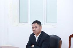 Vì sao Chủ tịch liên đoàn Lao động huyện Lạc Sơn bị bắt?